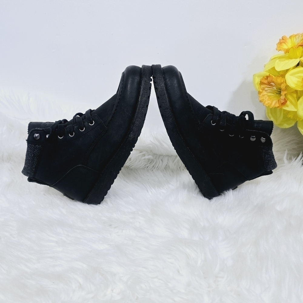 Ugg Merrick Black Leather Chukka Waterproof Boots Size 7.5